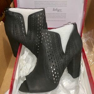 Carlos Santana peep toe block heel bootie